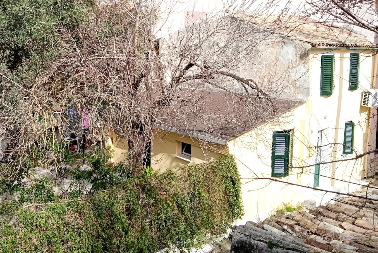 Akis Garden Apartment *